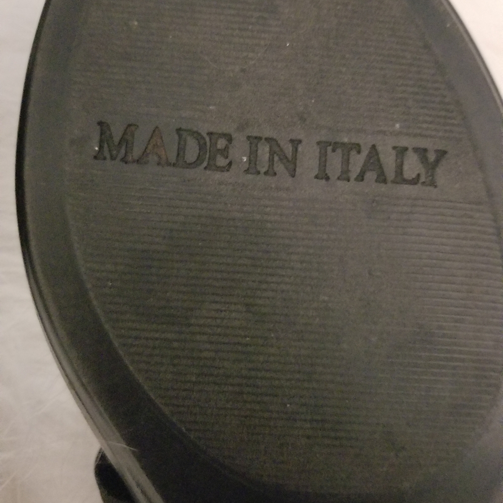 Italian Shoemakers Black and Leopard Print Sandals - Picture 5 of 6